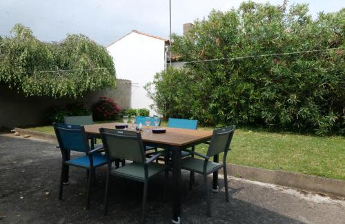 Givrand House | Jolie maison avec jardin - quartier la Roulière - 6 personnes