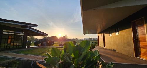 Manolo Fortich Bed & Breakfast | Jorge's Black Cabin