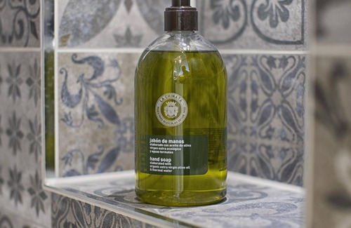 Esher Bed & Breakfast | José Pizarro The Swan Inn Esher