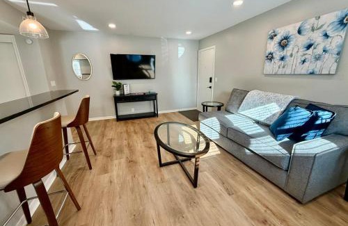 Joslyn Castle Apartment | Joslyn 1- Newly Refinished 1 Bdrm