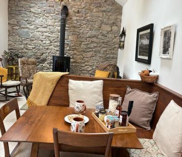 Killorglin House | Joy's River Lodge