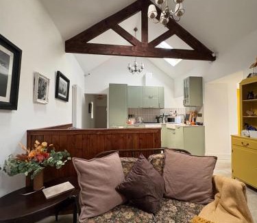 Killorglin House | Joy's River Lodge