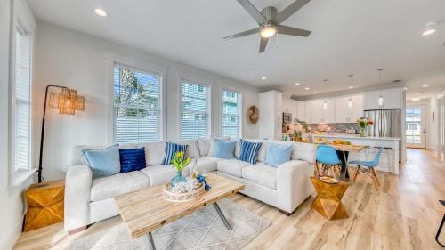 Bid-a-wee Beach House | Joyful Sound by AvantStay Walk to the Beach