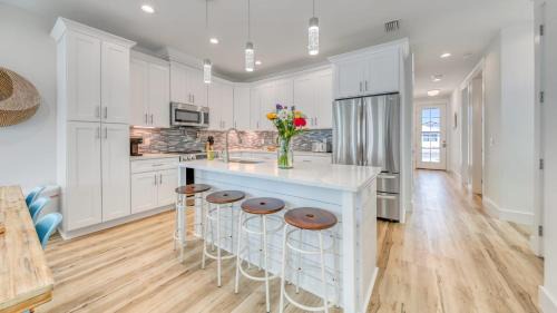 Bid-a-wee Beach House | Joyful Sound by AvantStay Walk to the Beach