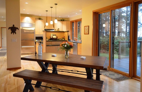 Juan de Fuca Electoral Area House | Juan de Fuca Beach House