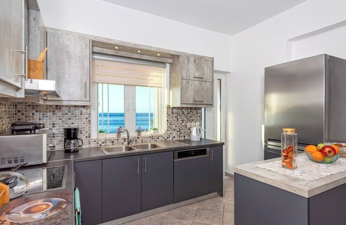 Kolymbari Apartment | Julia's Apt On the Beach ★ Pool★Family Garden BBQ ★ 2 bdrm ★ Sunset View