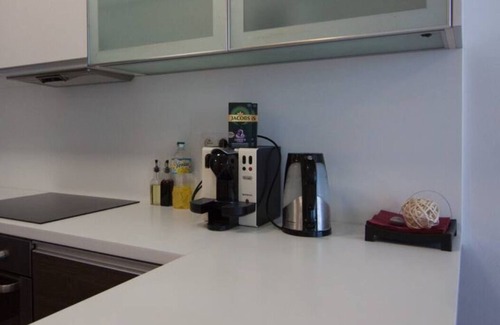 Nove Mesto Apartment | Juls Apartment/w parking and AC in 3 Towers