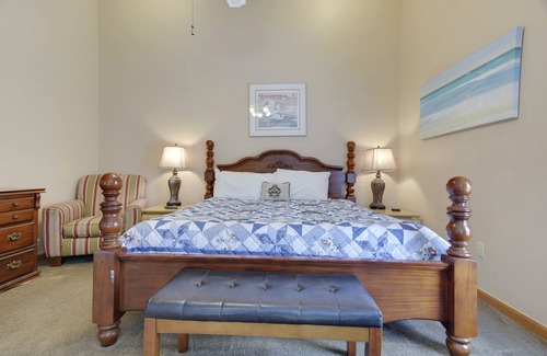 Summer Breeze Condo | 🏖️June and July DEEP Discounts! Beautiful West end condo! *Free Activites!*🏖️
