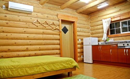 Jungmun House | Jungmun Log Pension & Resort