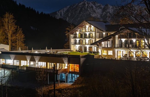 Garmisch-Partenkirchen House | Junior Suite Panoramabl Sonne + Ter. - Hotel Das Graseck