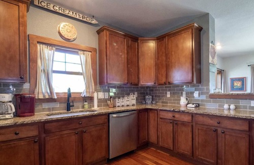 Silvercreek House | Juniper, gorgeous, large home near Granby Ranch, 6/4, Sleeps 14
