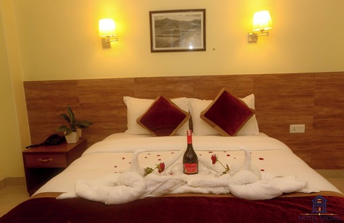 Lachen Hotel | Juniper Mountain Resort