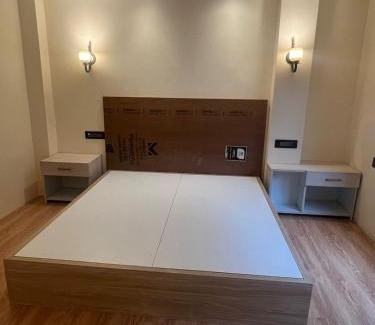 Lachen Hotel | JUNIPER MOUNTAIN RESORT