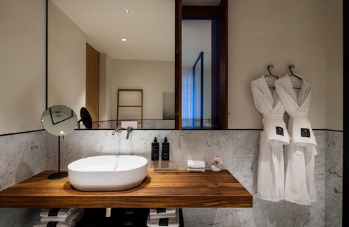 Sofia City Center Hotel | Juno Hotel Sofia, a Member of Design Hotels