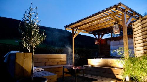 Rebeuvelier Ski Chalet | Juralodgespa Détente avec jacuzzi et vue