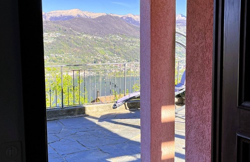 Bigogno Apartment | Just Restored close to Franklin College and Lugano