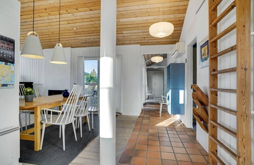 Hulsig House | Just south of Skagen, in idyllic Hulsig, lies this vacation home on a wonderful dune plot.