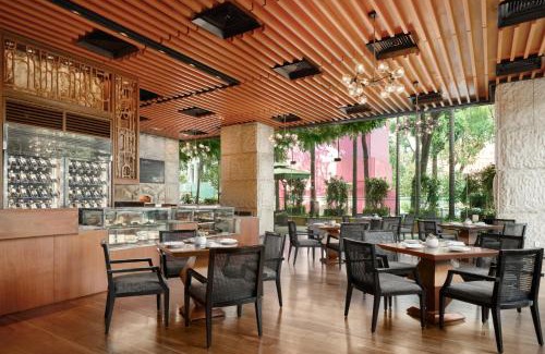 Ben Nghe Hotel | JW Marriott Hotel and Suites Saigon