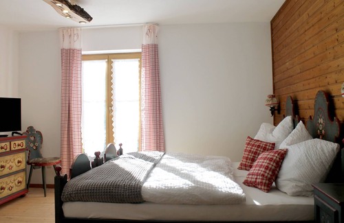 Mittenwald House | Kärntner Alm