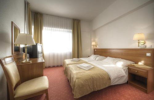 Balatonszarszo Hotel | Két Korona Konferencia és Wellness Hotel