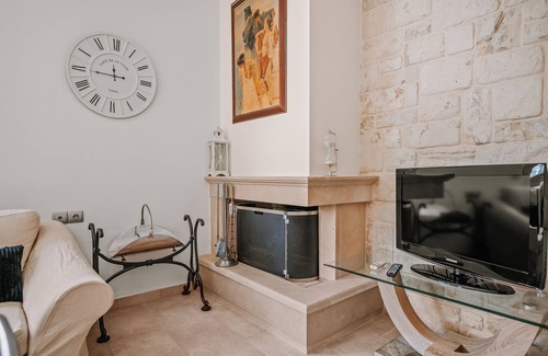 Ierapetra Apartment | K&F Apt in the center of Ierapetra by Hospi