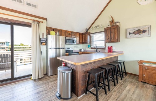 Sea Retreat House | K1717 Where Dreams Take Flight. Oceanside, Hot Tub, Private Pool, WiFi!