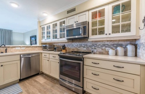 Kaanapali Condo | Kaanapali Royal H-302 - Remodeled - Ocean Views - Free Fun!