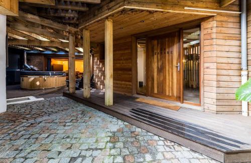 Biarritz Villa | KABANE KEYWEEK Villa pool spa sauna downtown