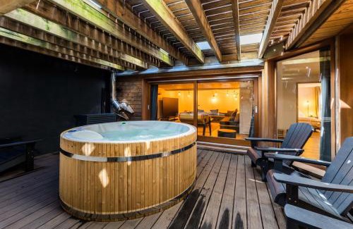 Biarritz Villa | KABANE KEYWEEK Villa pool spa sauna downtown