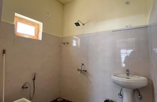 Karzok House | Kailash House - Tsomoriri Lake