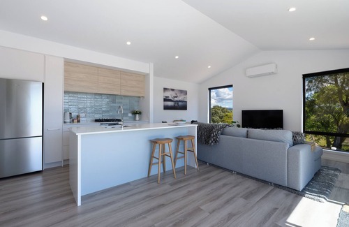 Lower Kaimai Cottage | Kaimai Views Escape - Perfect Country Getaway for Couples!