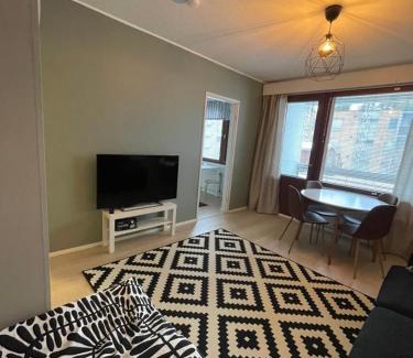 Ylamylly Apartment | Kaksio 51m2 ilmaisella pysäköinnillä ja parvekkeella