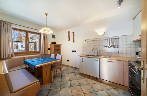 Ultimo Apartment | Kalchgruberhof Apartment Enzian with Lake View, Private Balcony, Terrace and Wi-Fi