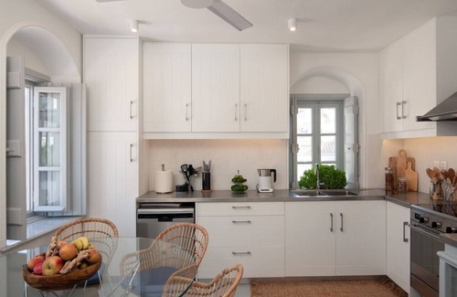 idhra Villa | Kalon Villa -The Heart of Hydra