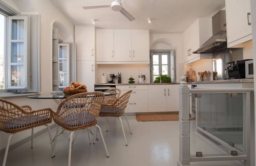 idhra Villa | Kalon Villa -The Heart of Hydra