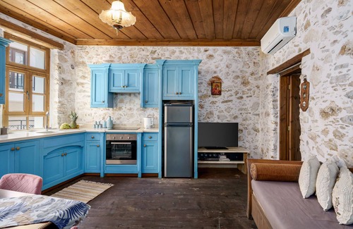 Panormos Villa | Kamares Villa, a 1912 stonebuilt estate with heated pool!