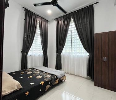 Kijal House | Kamelia Homestay
