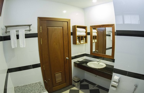 Stueng Saen Hotel | Kampong Thom Palace Hotel