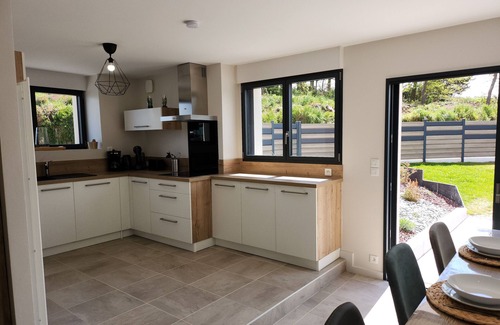 Plounevez-Lochrist House | Kanevedenn - Maison Spacieuse Avec SPA Extérieur Privatif à 5 Minutes des Plages