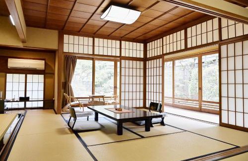 Iwai Onsen Hotel | Kansuitei Kozeniya