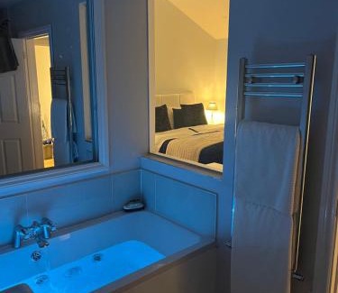 Chippenham Bed & Breakfast | Kantara