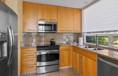 Napili Condo | Kapalua Bay Villa 21G2 By Parrish Maui - Beachfront location with AC