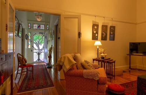 Bendigo Cottage | Kardinia - charming miners cottage in Arts Precinct