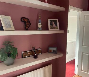 Kirkliston House | Karibu Cottage near the airport