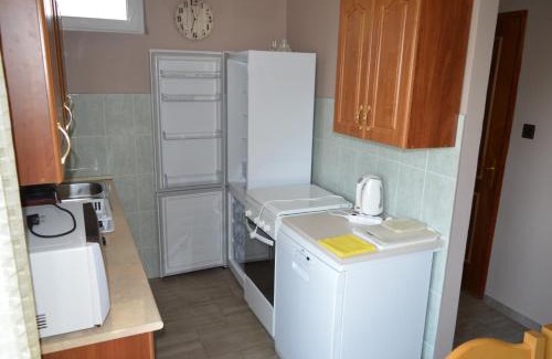 Balatonkeresztur Apartment | Karolina Appartman