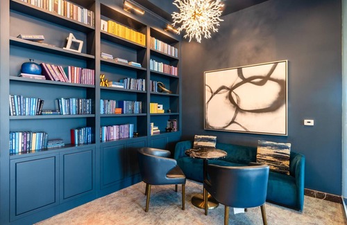 Del Ray Apartment | Kasa Welcoming Studio Work Friendly Alexandria