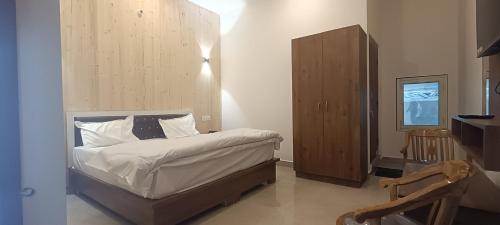 Tehri Hotel | Kasturi Resorts Kanatal