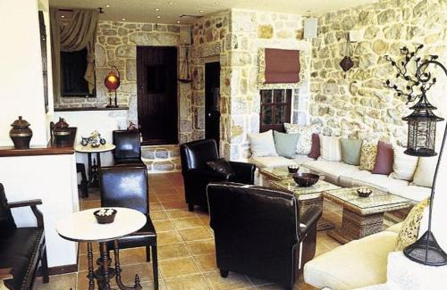 Omales Apartment | Katafigi