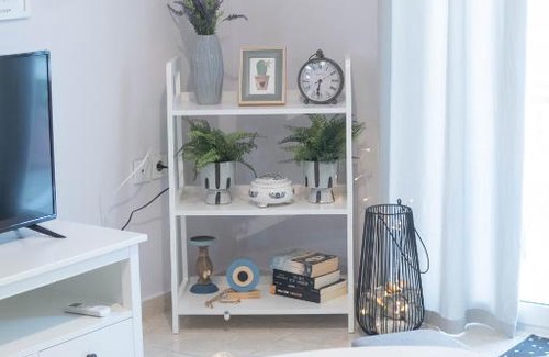 Loutraki Apartment | KateLoutraki Lux Seaside Suite