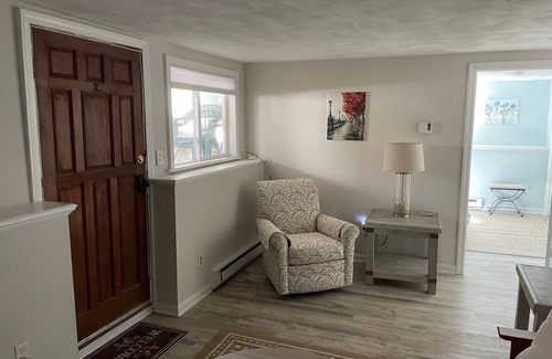 Top of the Hill Apartment | Kay Getaway is the perfect location to enjoy all of Newport and surrounding area